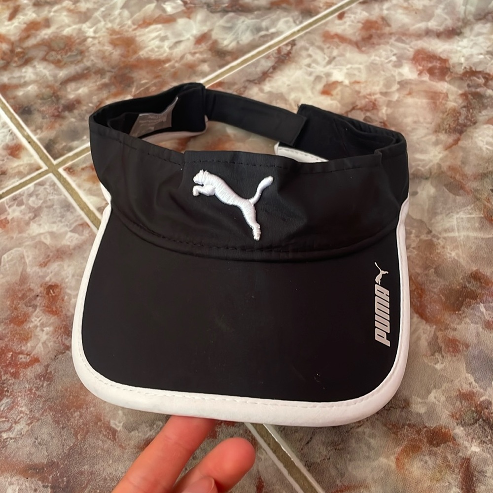 PUMA black and white visor